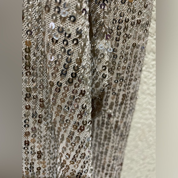 NWT Mac Duggal Sequin Wrap Evening Gown Silver Gold Toned Size 6 - Picture 7 of 12